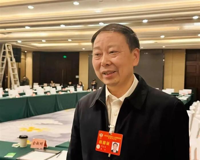 四川省政协委员、省卫健委主任邓正权：生育假成本如何分担？长护险何时全省推开？